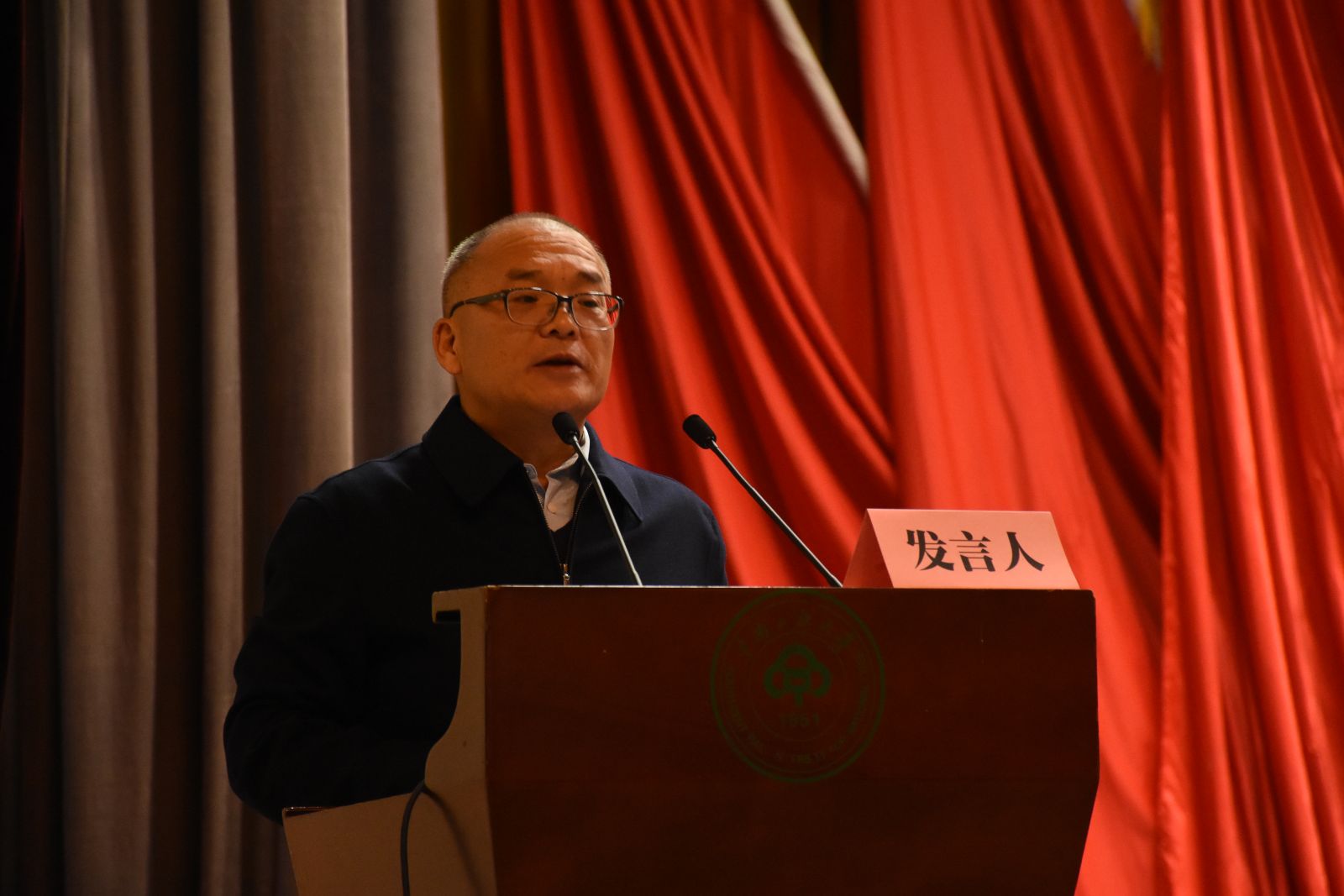 中国人类学民族学研究会常务副会长石玉钢发表讲话